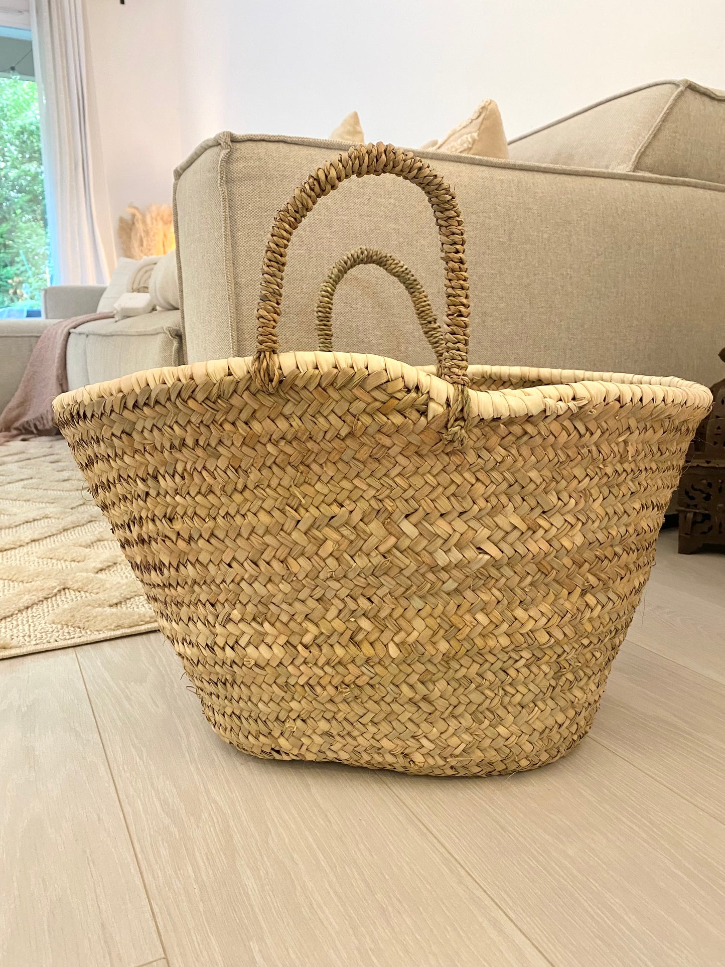 Panier "Kénitra" tressé en paille et doum avec bordure blanches