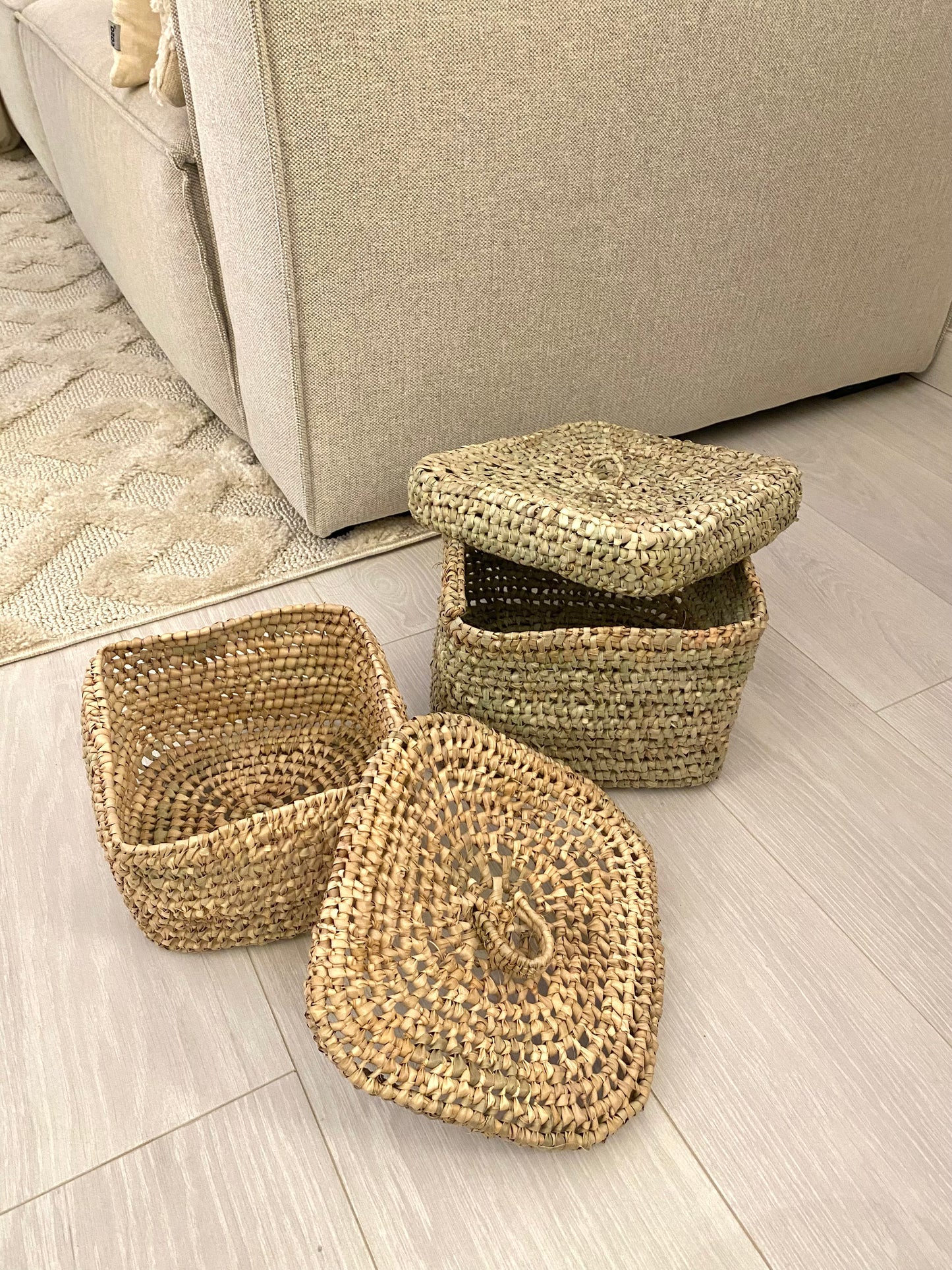 Panier de rangement "Salé" carrée à couvercle en paille et feuille de palmier - Lot de 2