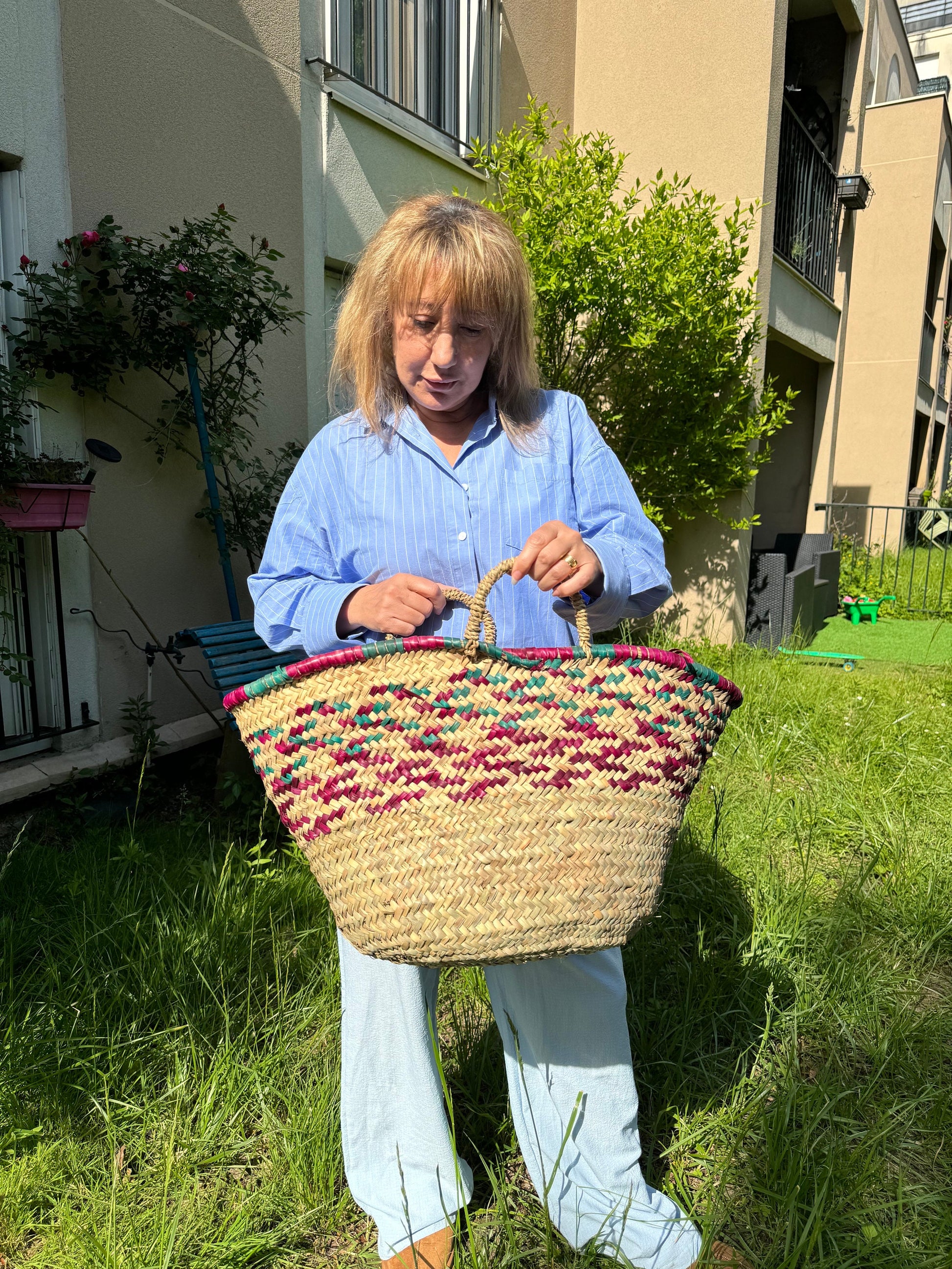 Panier "Driouch" tressé en paille et doum tricolore