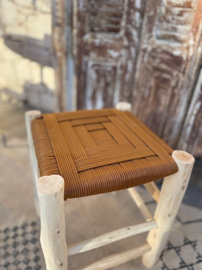 Tabouret "Nacer" beldi en bois d’eucalyptus et corde