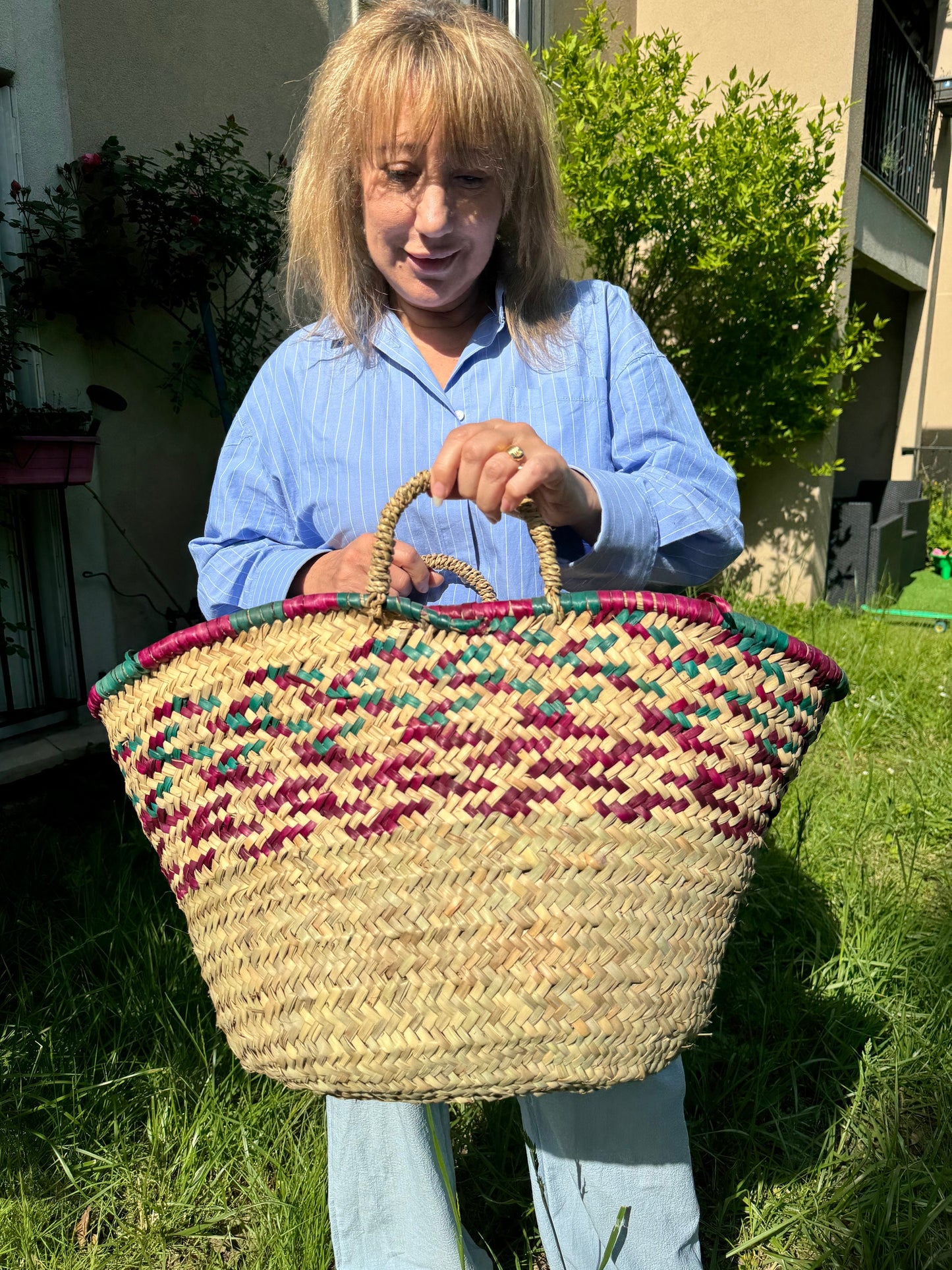 Panier "Driouch" tressé en paille et doum tricolore